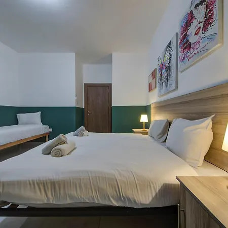 The - Just Off The Promenade & ! Kappara