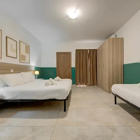 The - Just Off The Promenade & ! Lejlighed Kappara