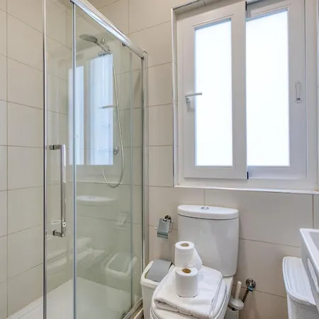 The - Just Off The Promenade & ! Апартаменты Kappara