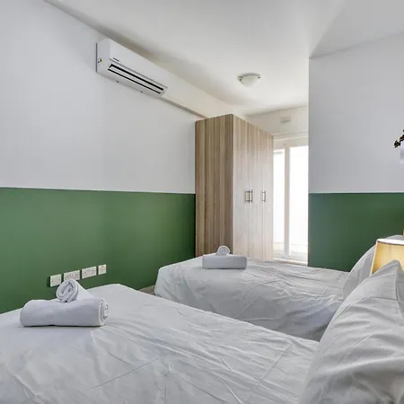 The - Just Off The Promenade & ! Appartamento