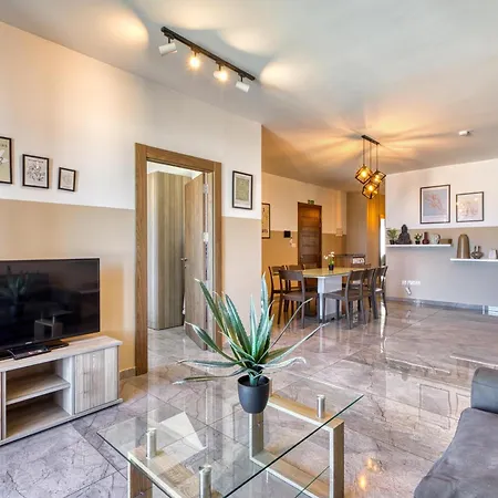 Appartamento The - Just Off The Promenade & ! Kappara