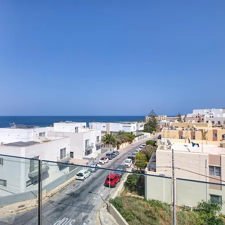 Appartamento The - Just Off The Promenade & !