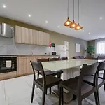 The - Just Off The Promenade & ! Apartmán *