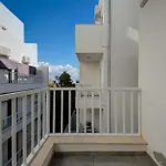 The - Just Off The Promenade & ! Apartmán Kappara