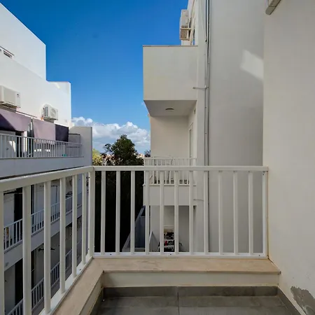 The - Just Off The Promenade & ! 公寓 Kappara