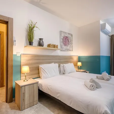 Apartment The - Just Off The Promenade & ! Kappara