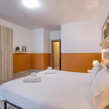 The - Just Off The Promenade & ! Apartment Kappara
