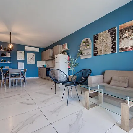 The - Just Off The Promenade & ! Apartment *