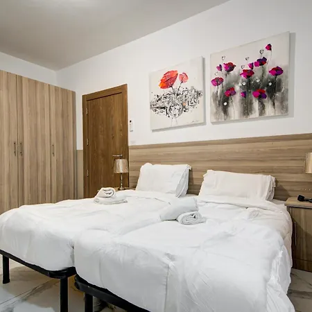 Apartment The - Just Off The Promenade & ! Kappara