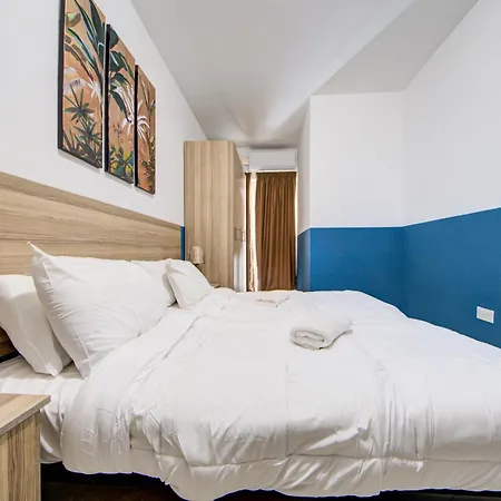 The - Just Off The Promenade & ! Apartment Kappara