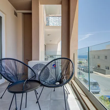 The - Just Off The Promenade & ! Apartment *