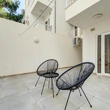Apartment The - Just Off The Promenade & ! Kappara