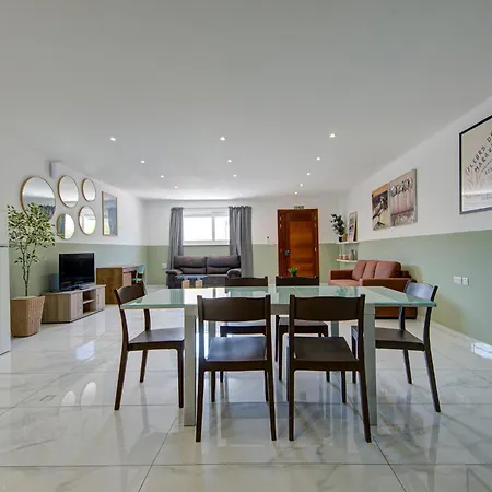 The - Just Off The Promenade & ! Apartment *