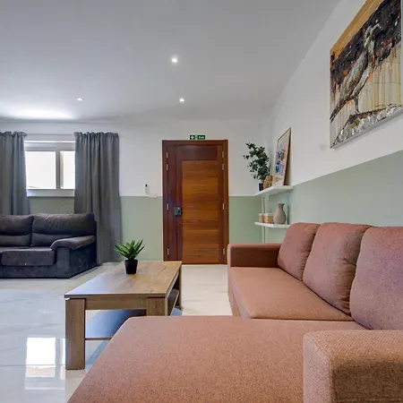Apartment The - Just Off The Promenade & ! Kappara