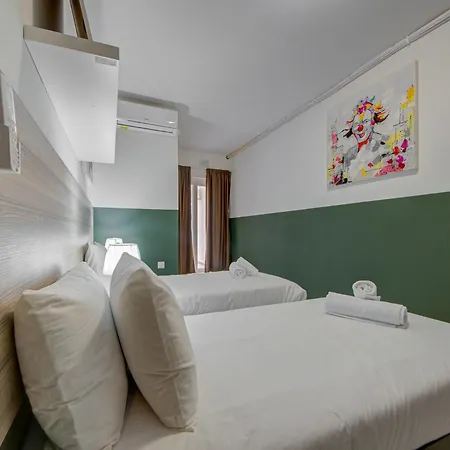 The - Just Off The Promenade & ! Apartment Kappara