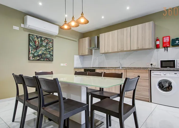 Appartement The - Just Off The Promenade & !