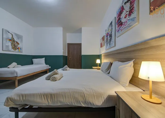 The - Just Off The Promenade & ! Kappara