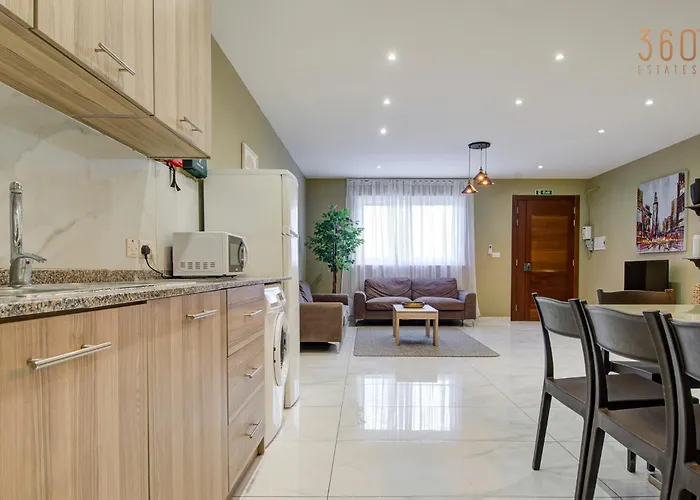 Appartement The - Just Off The Promenade & !