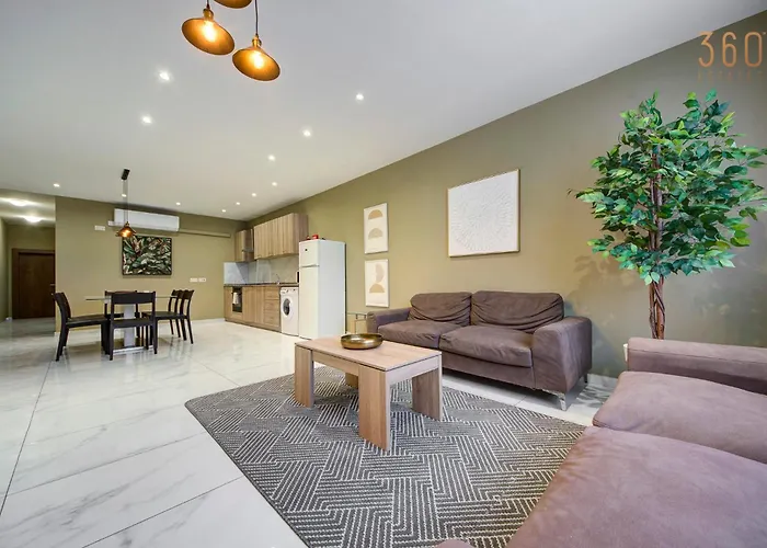 Appartement The - Just Off The Promenade & !