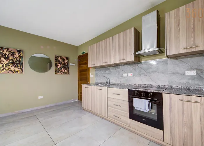 Appartement The - Just Off The Promenade & !