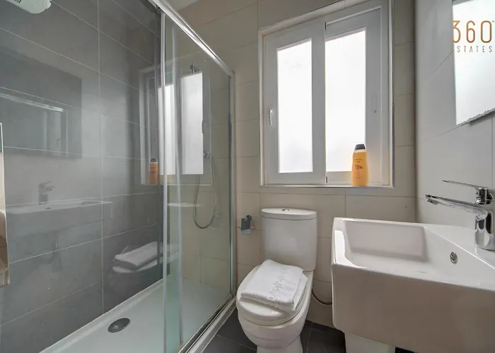 Appartement The - Just Off The Promenade & !