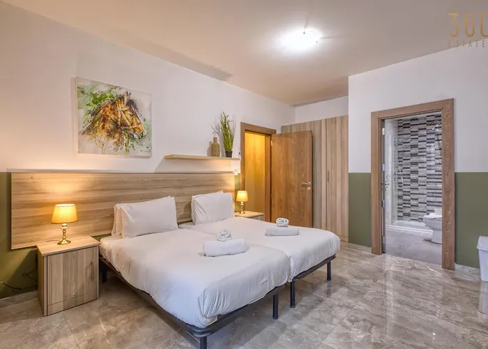 The - Just Off The Promenade & ! Appartement Kappara