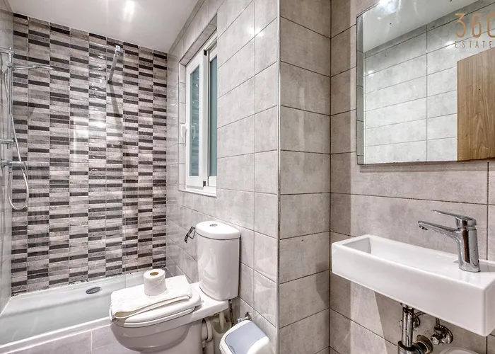 The - Just Off The Promenade & ! Kappara