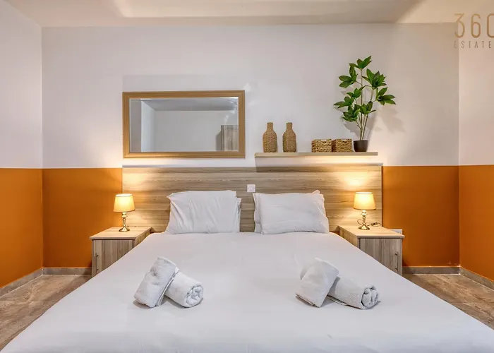 Appartement The - Just Off The Promenade & !